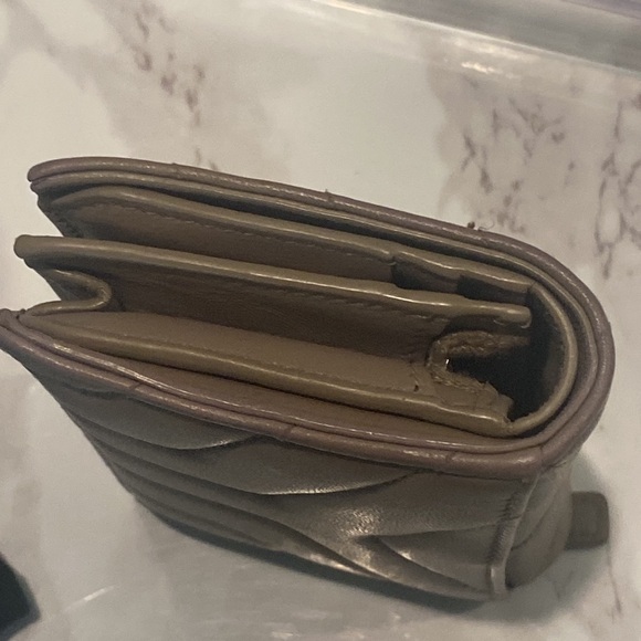 🇫🇷YSL PUFFER PETITE WALLET LAMBSKIN with COA - Picture 4 of 10